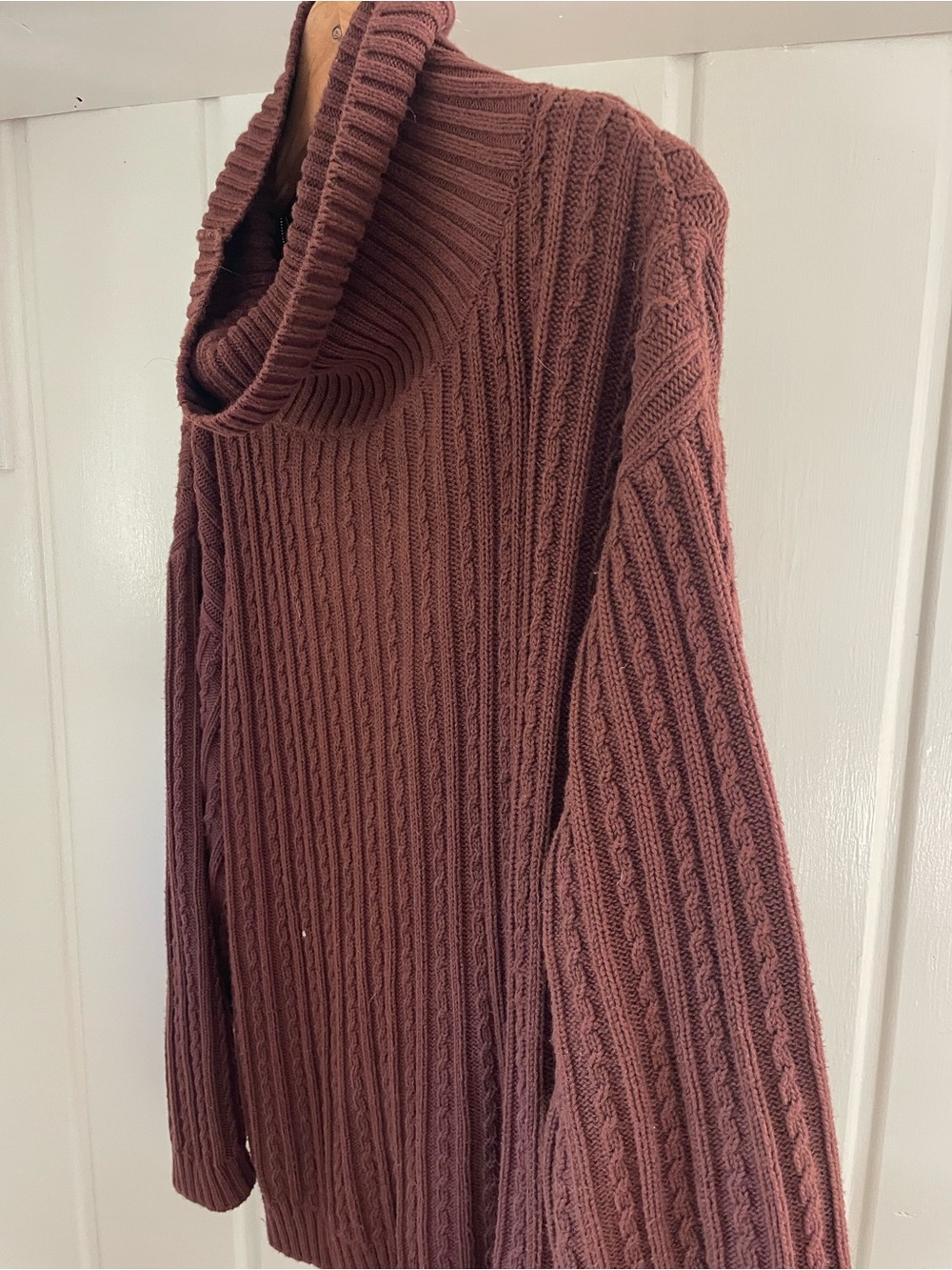 James street co Cable-Knit Turtleneck